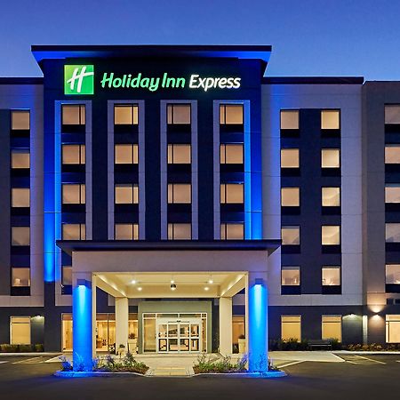 Holiday Inn Express - Sarnia - Point Edward By Ihg Екстериор снимка