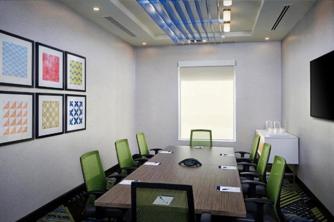 Holiday Inn Express - Sarnia - Point Edward By Ihg Екстериор снимка