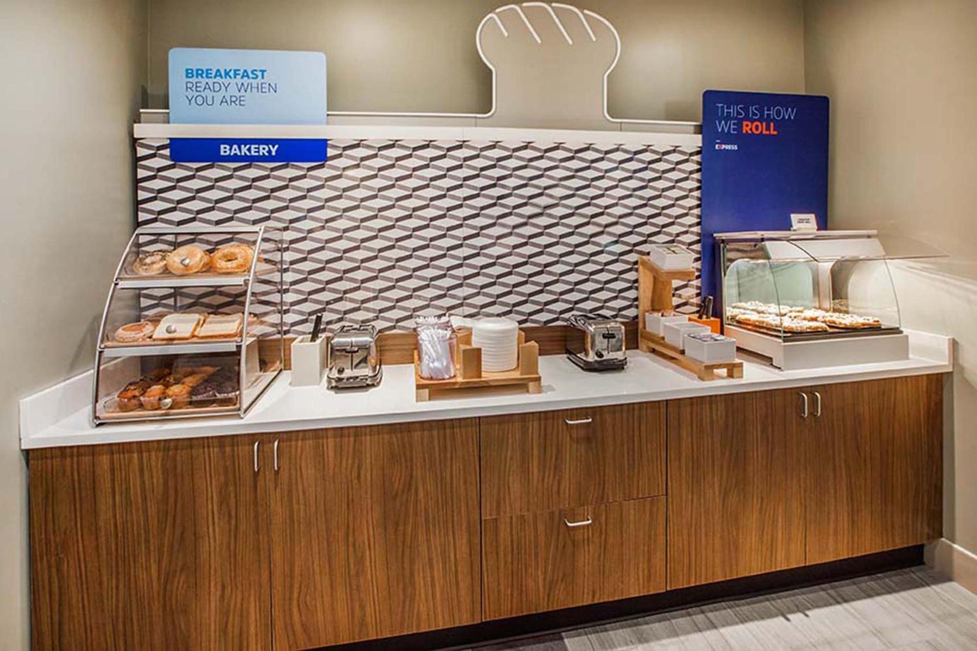 Holiday Inn Express - Sarnia - Point Edward By Ihg Екстериор снимка