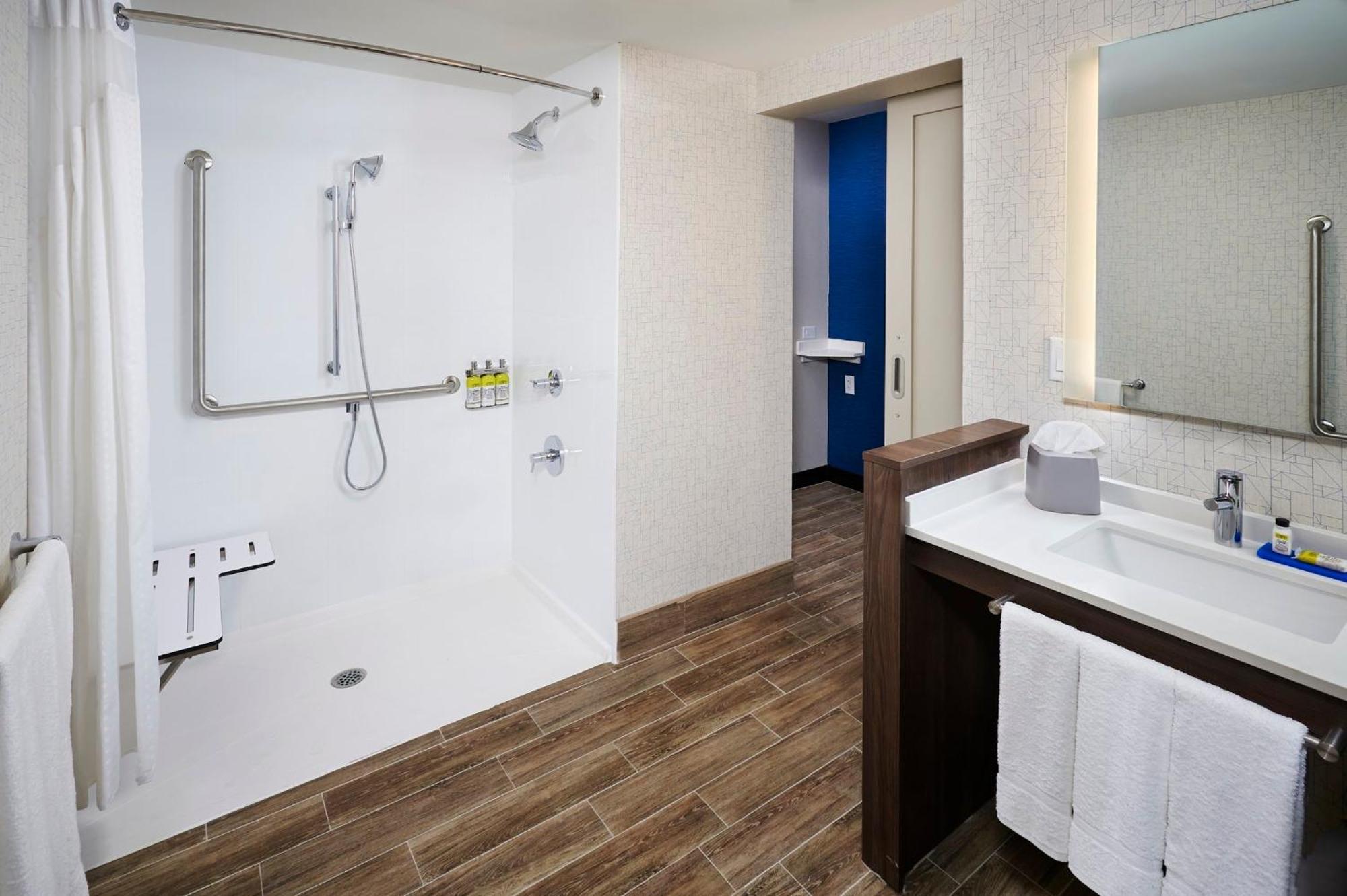 Holiday Inn Express - Sarnia - Point Edward By Ihg Екстериор снимка